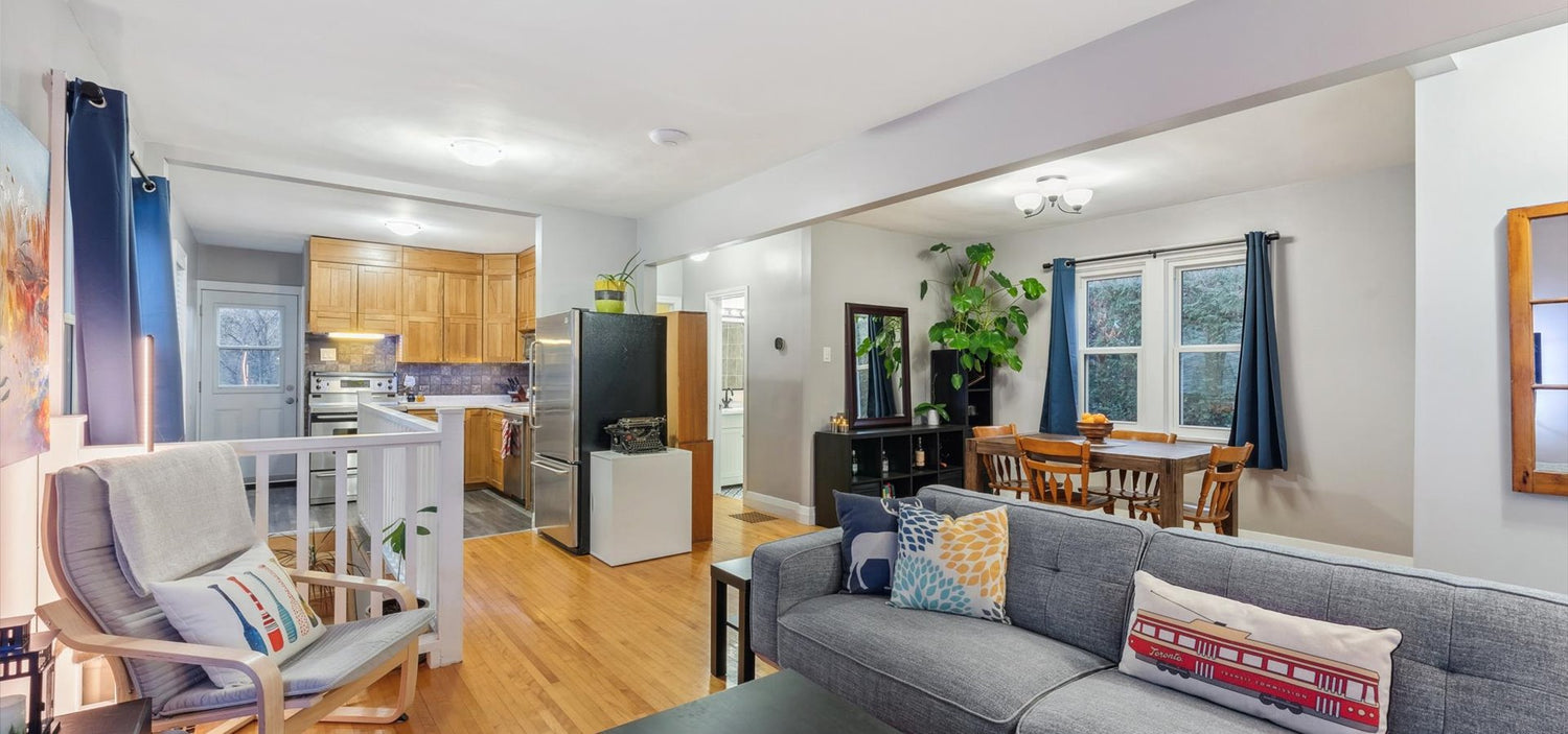 Kristine Laufer Broker | Century 21 United Realty Inc