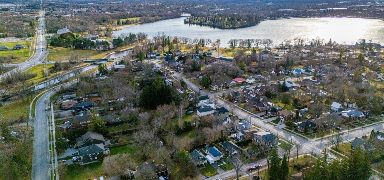 Kristine Laufer Broker | Century 21 United Realty Inc