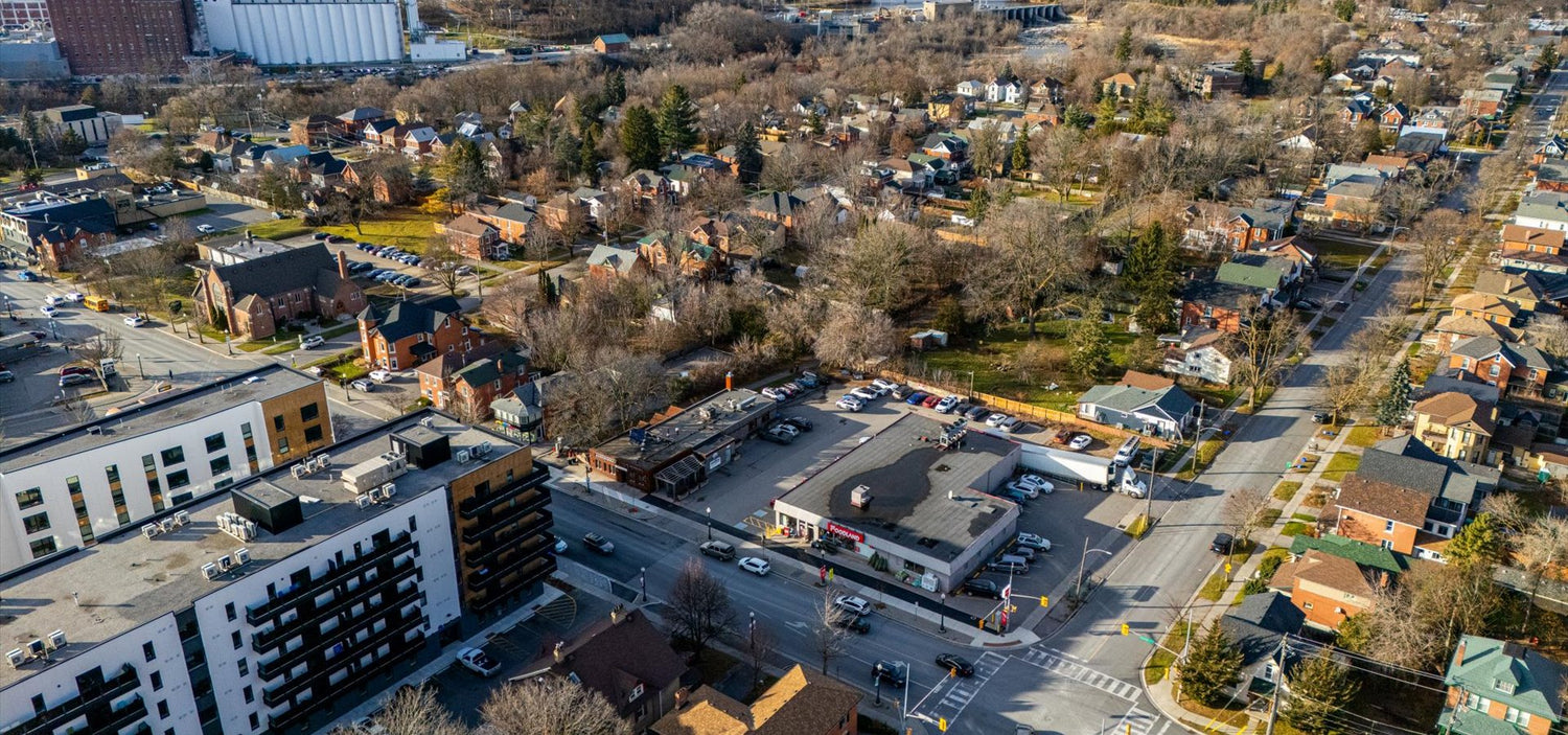 Kristine Laufer Broker | Century 21 United Realty Inc